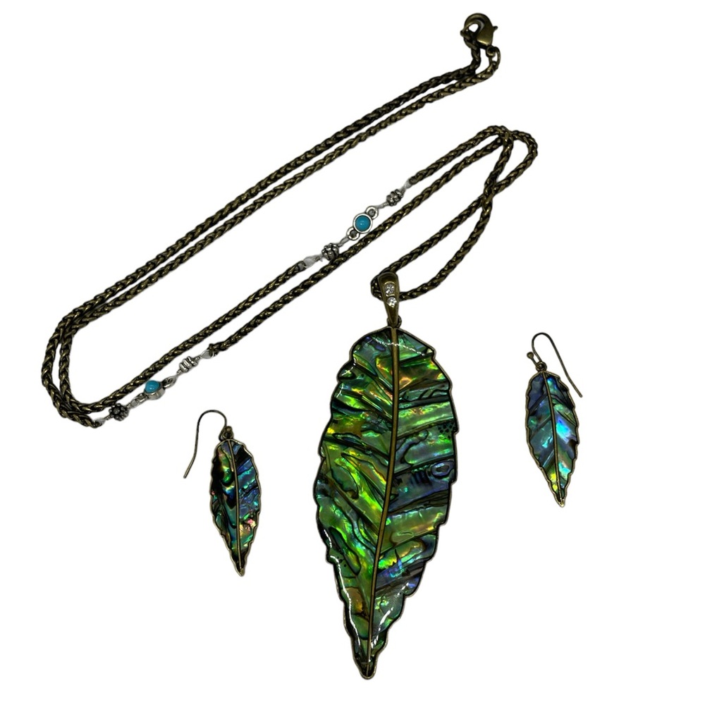 Beautiful leaf pendant necklace & earrings